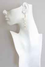 Load image into Gallery viewer, ISLE41 Vintage milk glass cluster earrings