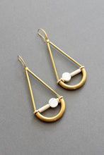 Load image into Gallery viewer, ISLE51 White geometric earrings