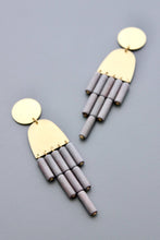 Load image into Gallery viewer, HYLE74 Geometric gray post earrings