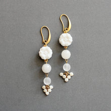 Load image into Gallery viewer, ISLE41 Vintage milk glass cluster earrings