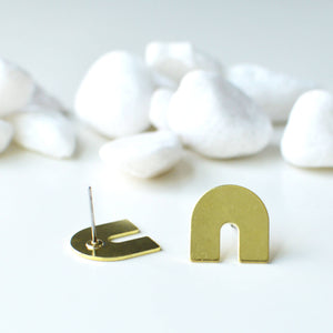 Arch Stud Earrings