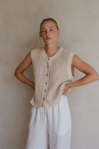 AW1054 | Knit 100% Cotton Sweater Crew Neck Buttondown Vest