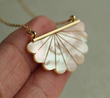 Load image into Gallery viewer, Mother of Pearl Scallop Necklace