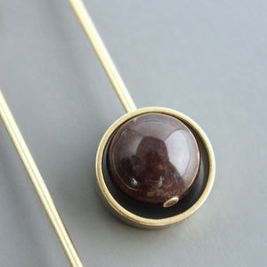 CHRE55 Geometric brown agate and brass earrings