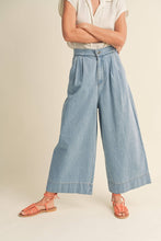 Load image into Gallery viewer, P3512 WIDE LEG WASHED DENIM CROP PANTS