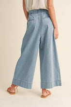 Load image into Gallery viewer, P3512 WIDE LEG WASHED DENIM CROP PANTS