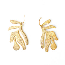 Load image into Gallery viewer, Abstract Leaf Earrings