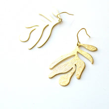 Load image into Gallery viewer, Abstract Leaf Earrings